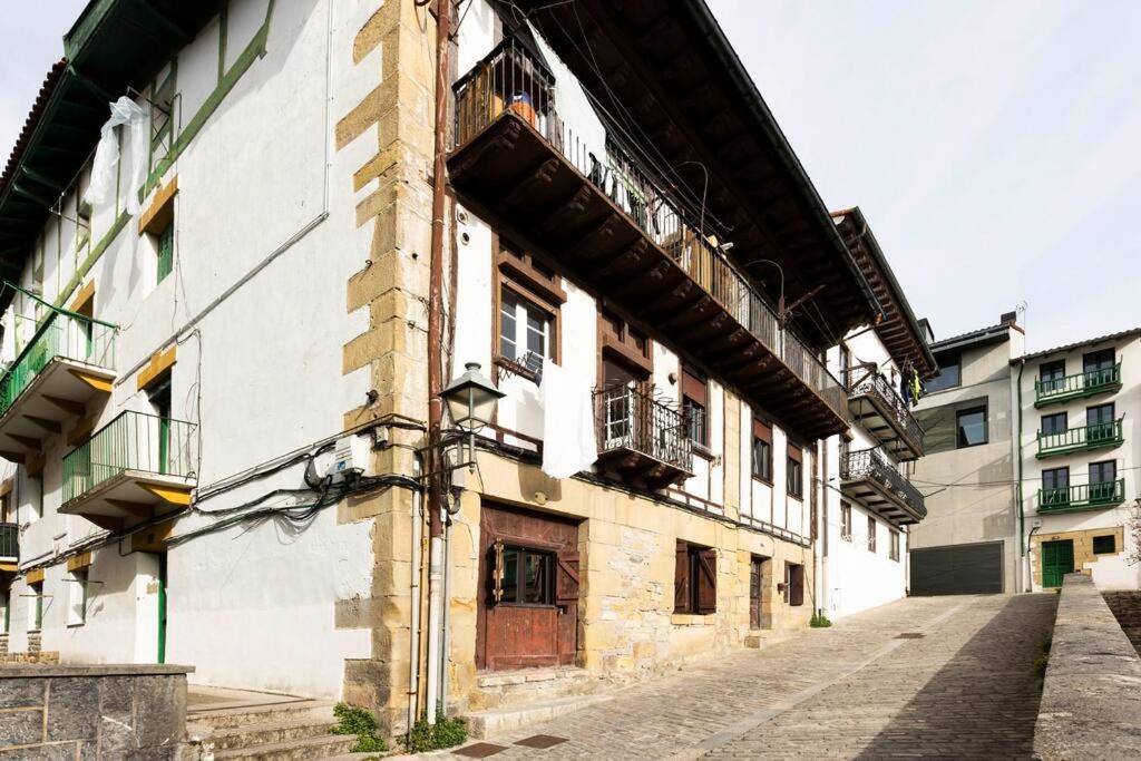 Sorgin-Etxe. Basquenjoy Hondarribia Exterior foto